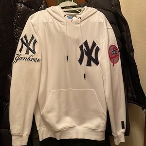 NWT Pro Standard MLB New York Yankees hoodie size Medium M